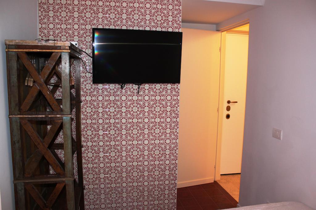 Abracadabra Tortona Bed and Breakfast Milano Rum bild